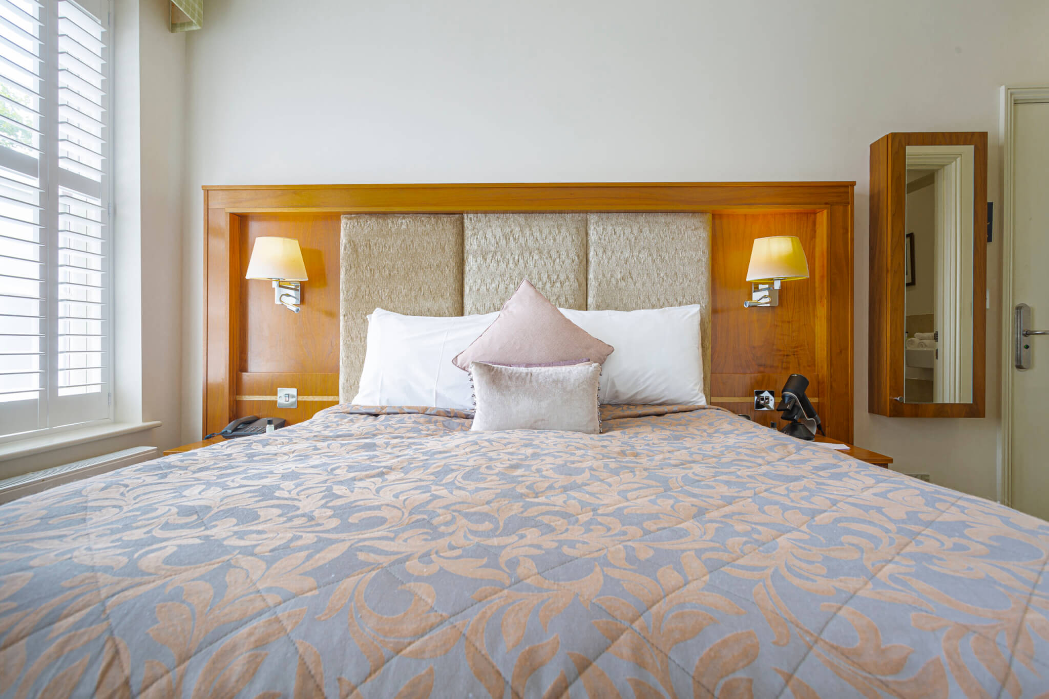 Pheasant Hotel Classic Double Room Bed scaled