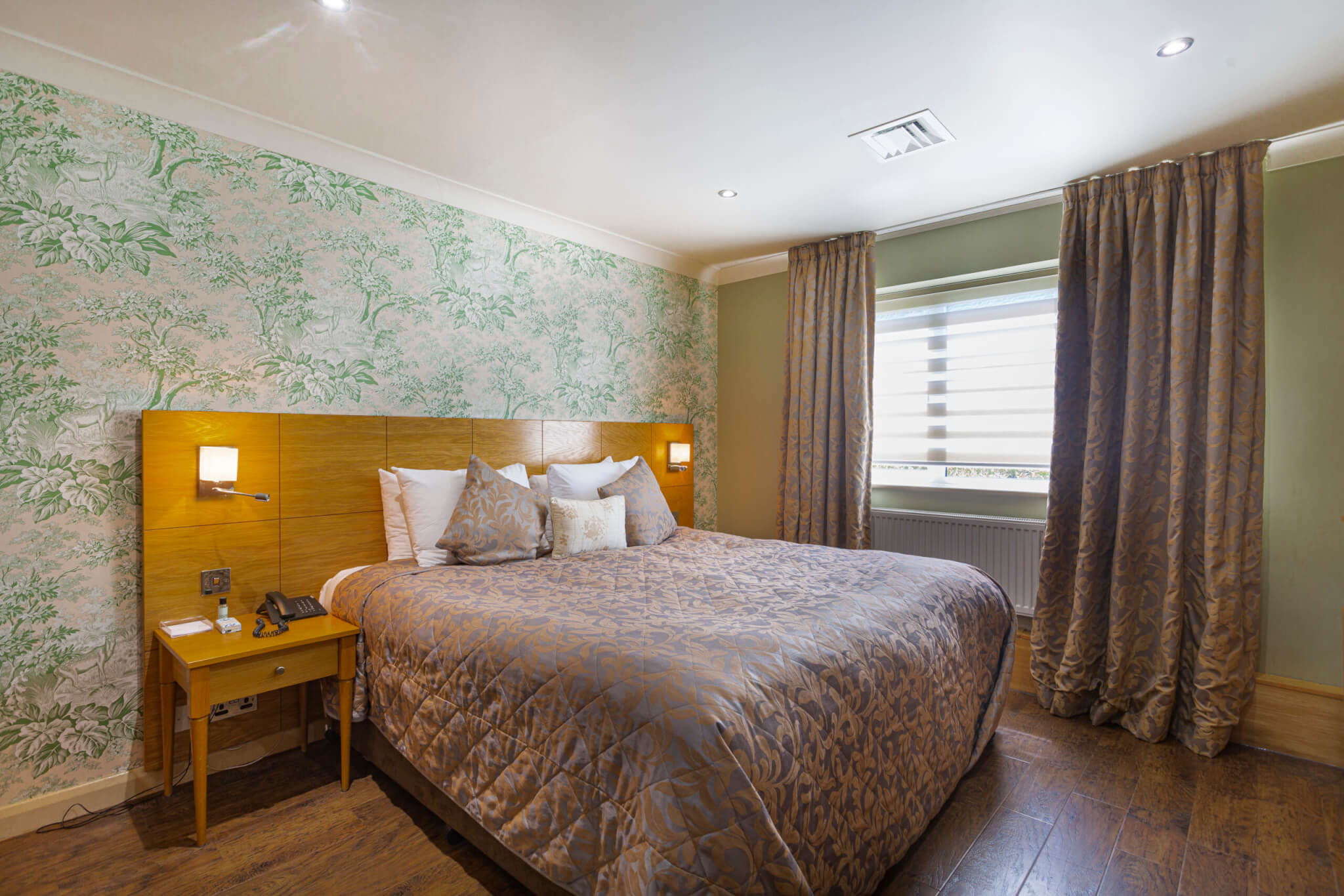 Pheasant Hotel Classic Family Accessible Quad Room bedroom scaled